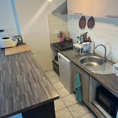 Agreable Climatise Devant La Avec Parking Apartment *