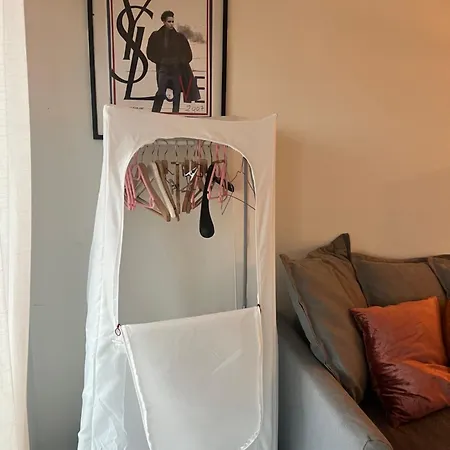 Apartment Agreable Climatise Devant La Avec Parking Antibes